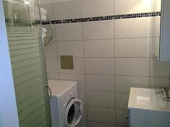 Laxenburg Apartment Wien contacts